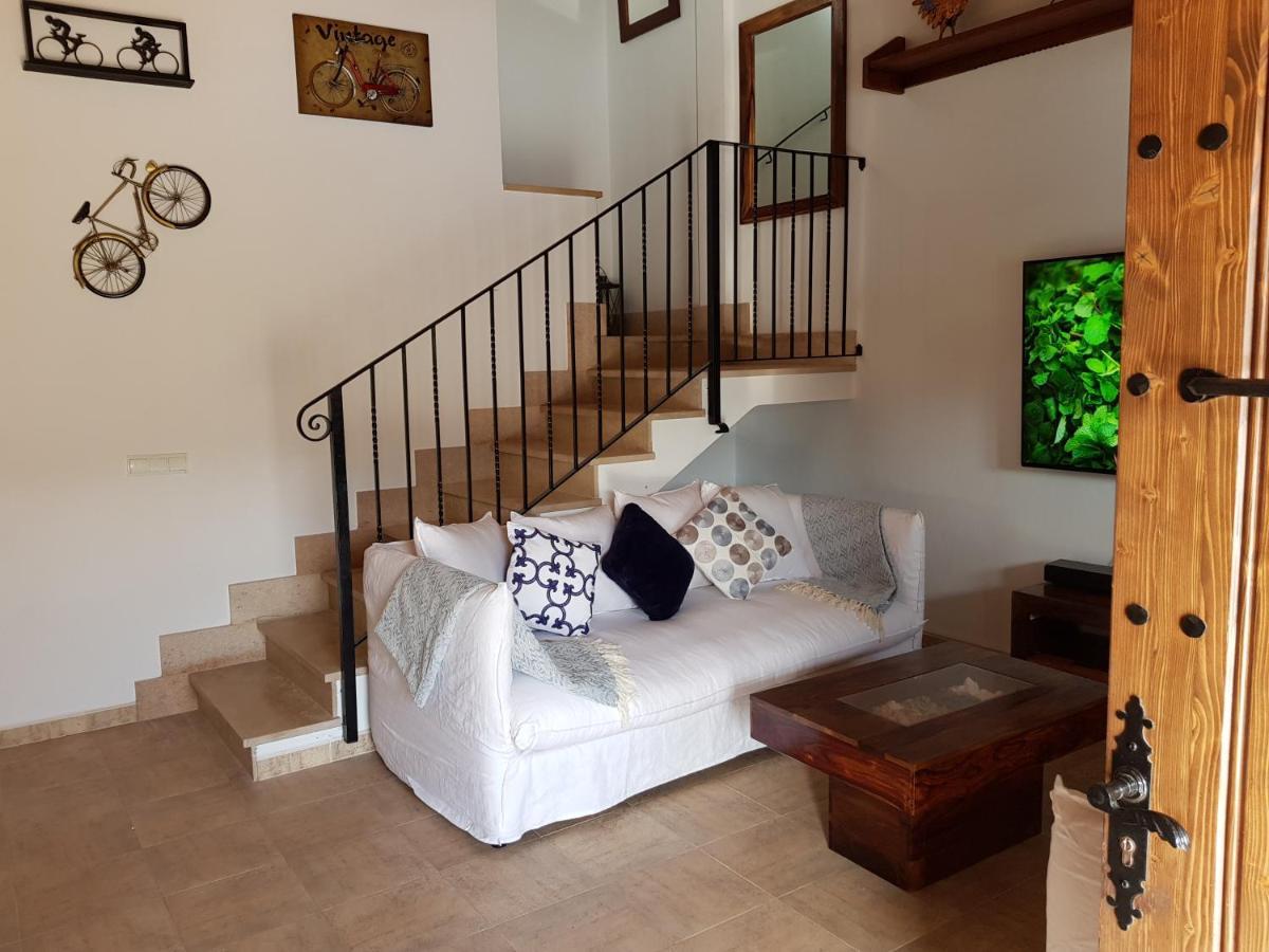 Villa Milagro - 3 Bedroom Finca Style Villa With Pool Near Golf Course/Beaches - Air Cond. Pollença Eksteriør billede