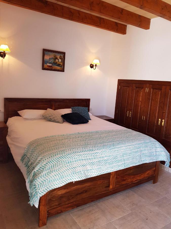 Villa Milagro - 3 Bedroom Finca Style Villa With Pool Near Golf Course/Beaches - Air Cond. Pollença Eksteriør billede